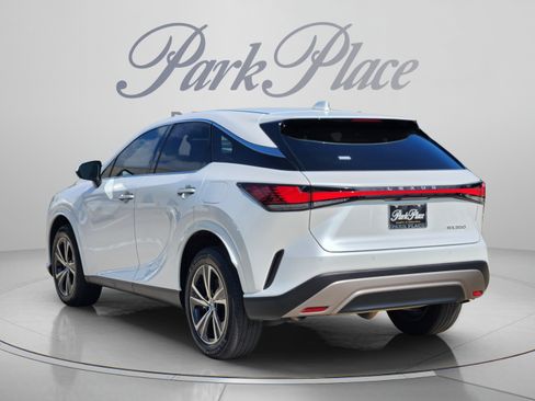 Used 2024 Lexus RX 350 FWD w/ Technology Package image 3