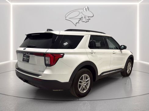 Used 2025 Ford Explorer Active AWD/4WD image 5