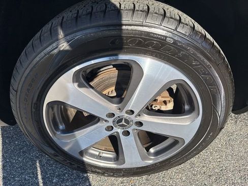 Used 2022 Mercedes-Benz GLC 300 4MATIC image 45