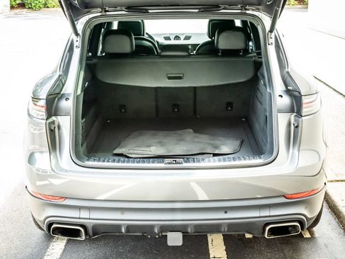 Used 2023 Porsche Cayenne AWD/4WD image 20