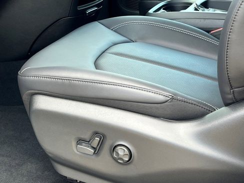 New 2026 Chrysler Pacifica Select image 17