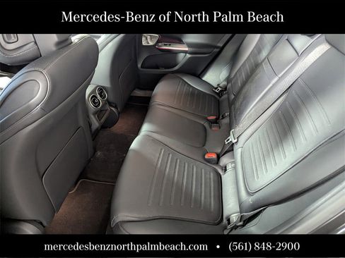Used 2025 Mercedes-Benz GLC 300 image 11