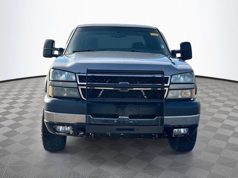 Used 2006 Chevrolet Silverado 2500 LT w/ Heavy-Duty Power Package image 2