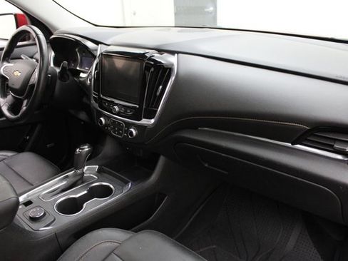 Used 2019 Chevrolet Traverse RS w/ LPO, Floor Liner Package AWD/4WD image 5