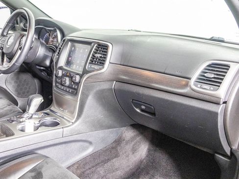 Used 2017 Jeep Grand Cherokee Altitude image 47