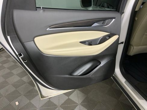 Used 2019 Buick Enclave Essence image 25