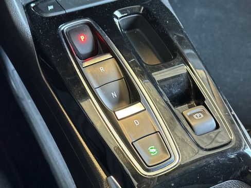 Used 2023 Chevrolet Bolt EUV LT w/ Comfort Package image 29