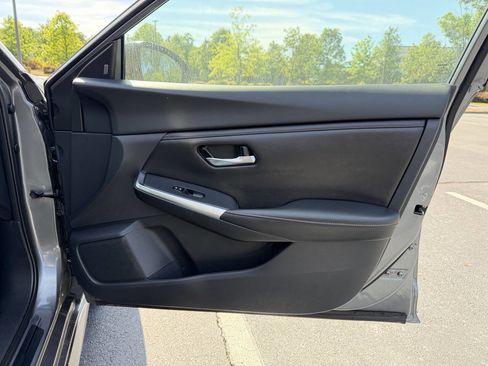 Used 2020 Nissan Sentra SR w/ Lighting Package FWD image 17