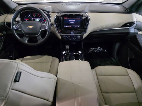 Used 2022 Chevrolet Traverse LT image 19