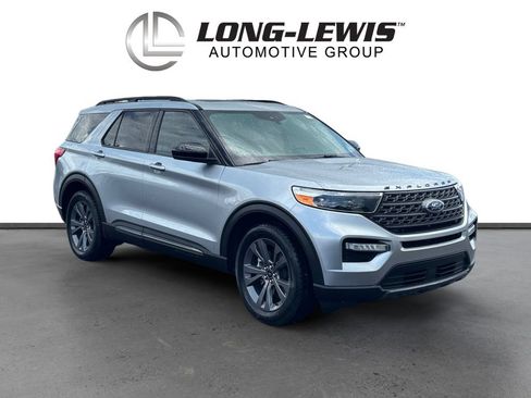 Used 2023 Ford Explorer XLT w/ Equipment Group 202A RWD image 10
