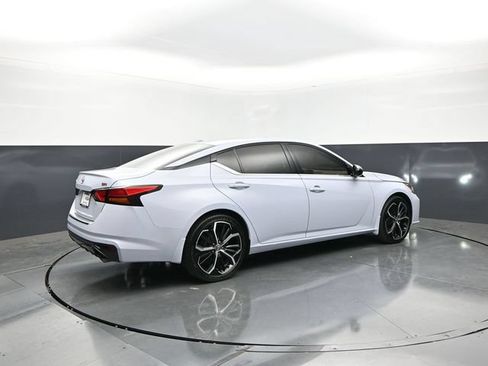 Used 2023 Nissan Altima 2.5 SR FWD image 7