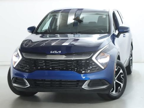 Used 2023 Kia Sportage EX FWD image 3