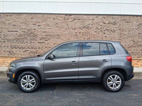 Used 2014 Volkswagen Tiguan S FWD image 2