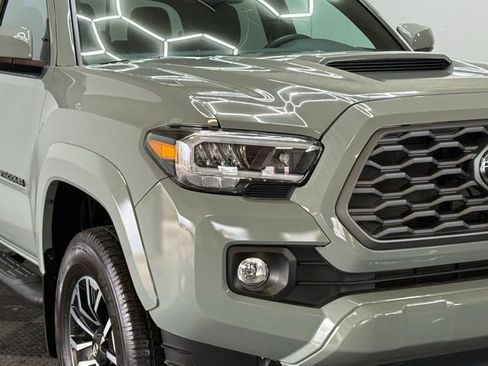 Used 2023 Toyota Tacoma TRD Sport image 2