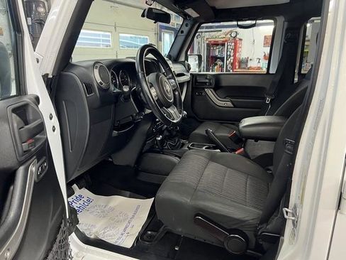 Used 2012 Jeep Wrangler Unlimited Sport AWD/4WD image 6
