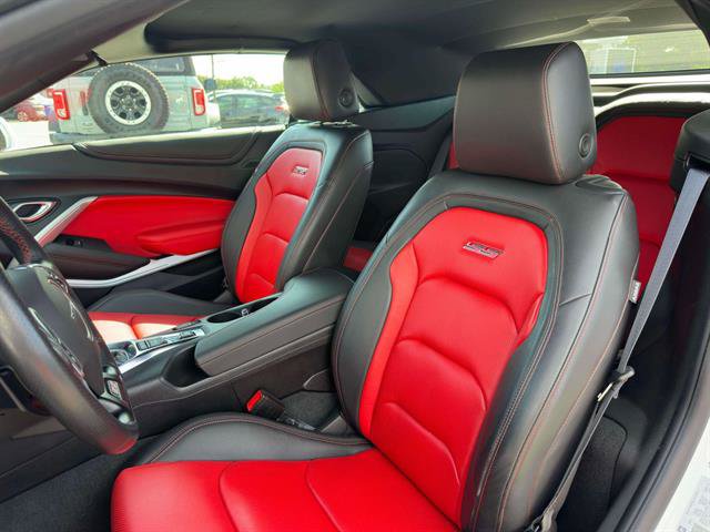 Used 2021 Chevrolet Camaro SS RWD image 34