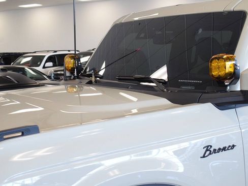 Used 2025 Ford Bronco Outer Banks AWD/4WD image 27