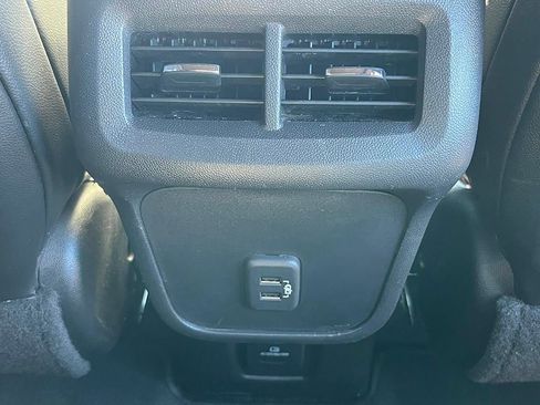 Used 2022 Chevrolet Equinox RS w/ RS Leather Package image 32