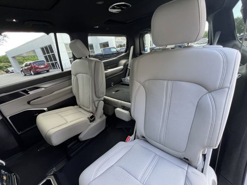 New 2026 Jeep Grand Wagoneer Limited AWD/4WD image 13