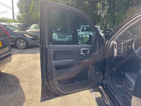 Used 2018 GMC Sierra 1500 Denali w/ Denali Ultimate Package AWD/4WD image 8