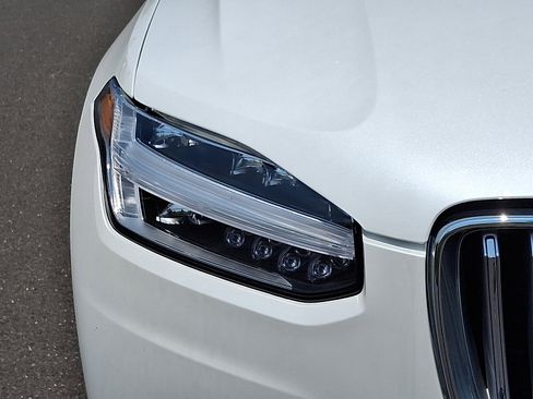 Certified 2024 Volvo XC90 B5 Core w/ Protection Package Premier image 9