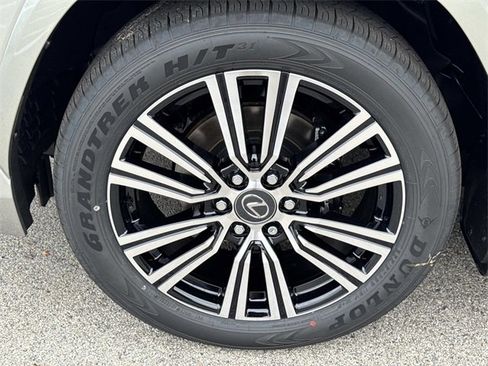 New 2025 Lexus LX 600 4WD w/ Luxury Package image 9