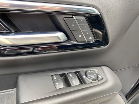 Certified 2025 Chevrolet Tahoe LT AWD/4WD image 17