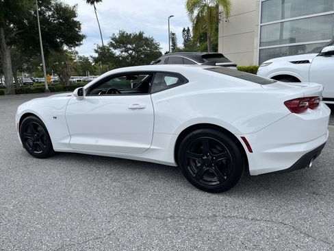 Used 2023 Chevrolet Camaro LT RWD image 5