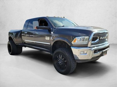Used 2018 RAM 3500 Laramie Longhorn AWD/4WD image 3