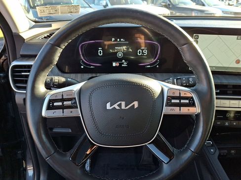 Used 2024 Kia Telluride EX w/ EX Captain's Chair Package image 20