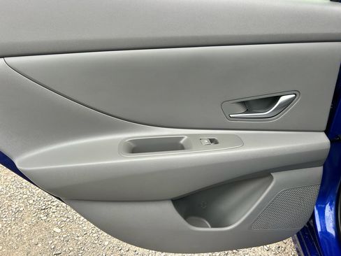 Used 2024 Hyundai Elantra SEL image 15