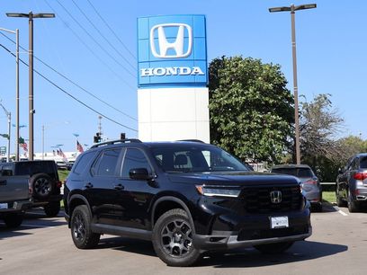 Certified 2025 Honda Pilot TrailSport