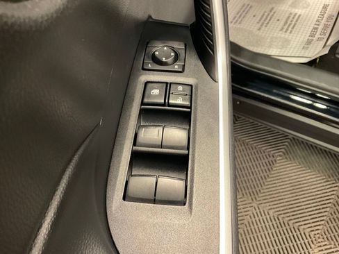 Used 2023 Toyota RAV4 LE AWD/4WD image 17