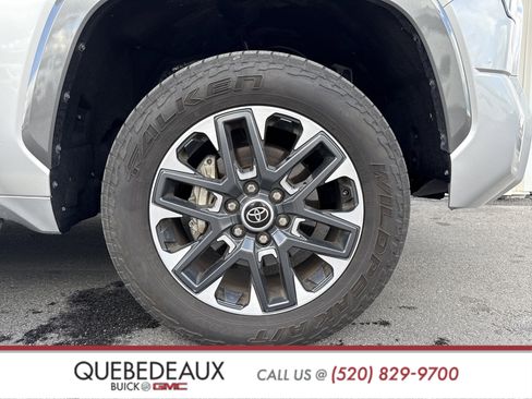 Used 2022 Toyota Tundra Limited image 32