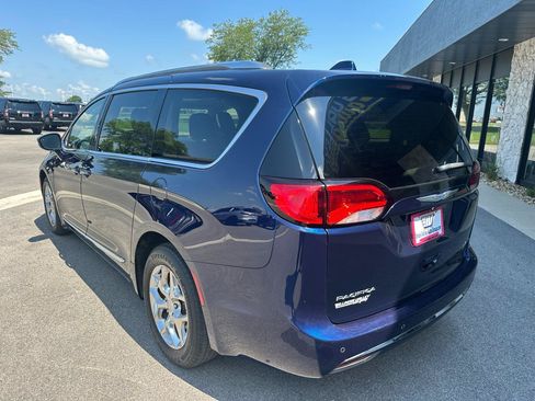 Used 2019 Chrysler Pacifica Limited FWD image 5