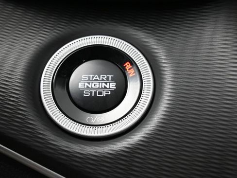 New 2025 Jeep Grand Cherokee L Altitude image 24