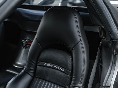 Used 2004 Chevrolet Corvette Convertible w/ Preferred Equipment Group image 27