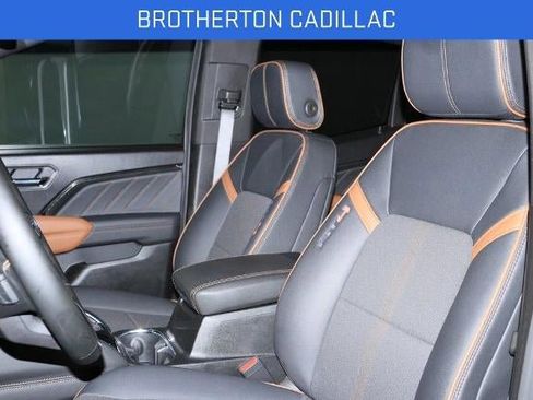 Certified 2025 GMC Canyon AT4 w/ Nightfall Edition image 22