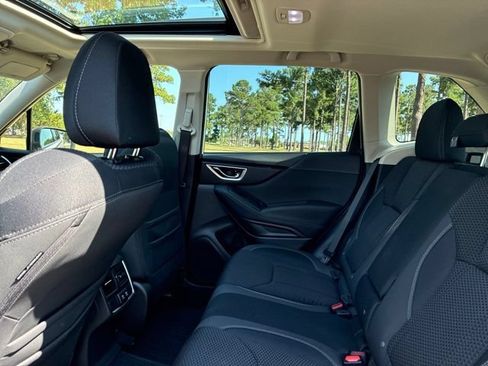 Used 2023 Subaru Forester Premium AWD/4WD image 22
