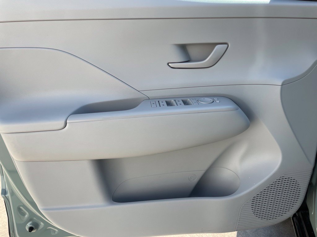 Used 2024 Hyundai Kona SEL FWD image 17