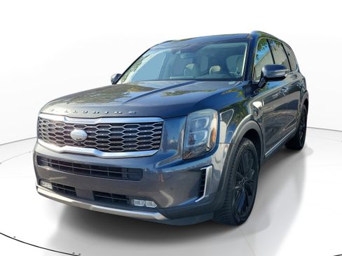 Used 2020 Kia Telluride SX w/ Towing Package FWD image 3