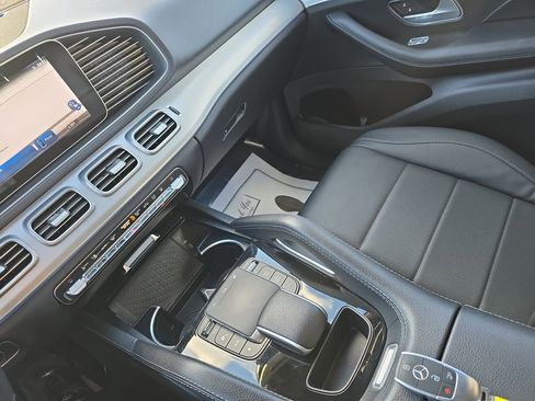 Used 2024 Mercedes-Benz GLE 450e GLE 450e image 30