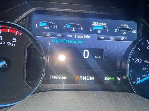 Used 2022 Ford F250 Lariat w/ Black Appearance Package image 5