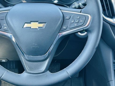 Used 2024 Chevrolet Equinox LT w/ LPO, Floor Liner Package FWD image 17