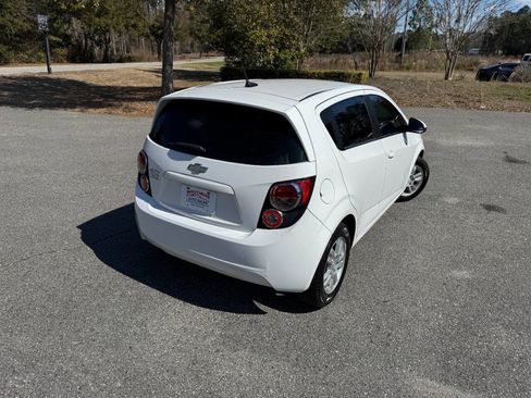 Used 2014 Chevrolet Sonic LT image 6