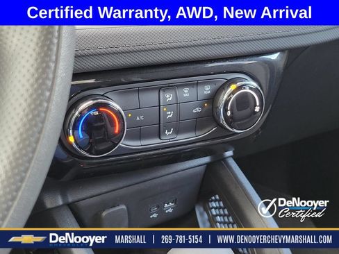 Used 2025 Chevrolet TrailBlazer LT AWD/4WD image 18