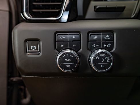 Used 2025 GMC Sierra 2500 Denali Ultimate image 20