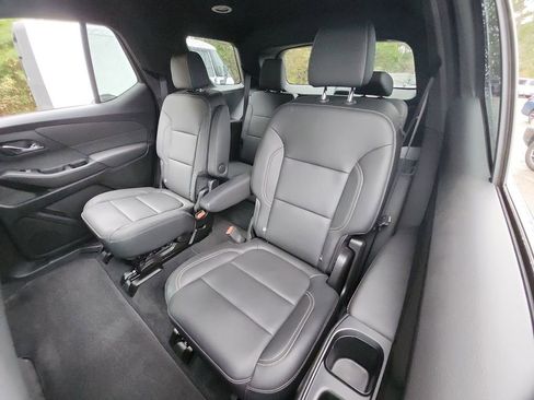 Used 2023 Chevrolet Traverse LT w/ Midnight/Sport Edition image 28