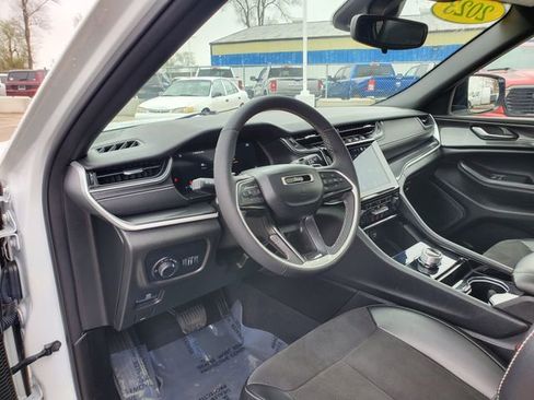 Certified 2023 Jeep Grand Cherokee L Laredo AWD/4WD image 11