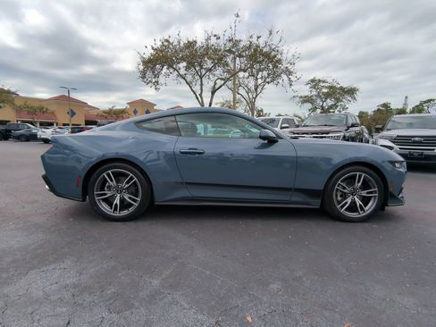 Certified 2024 Ford Mustang Coupe image 3